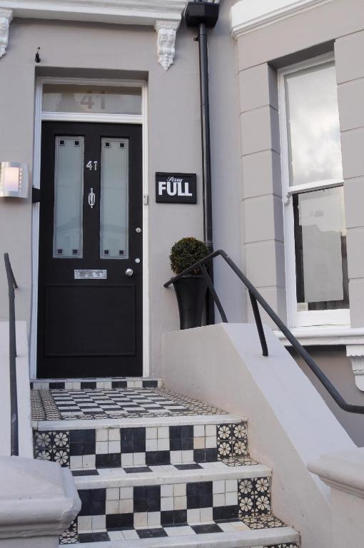 Apartments 41 هاستَنغ المظهر الخارجي الصورة